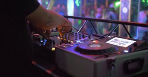 Dj hands and equipment - 4K 10bit 24p
