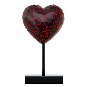 3D cracked figurine black heart